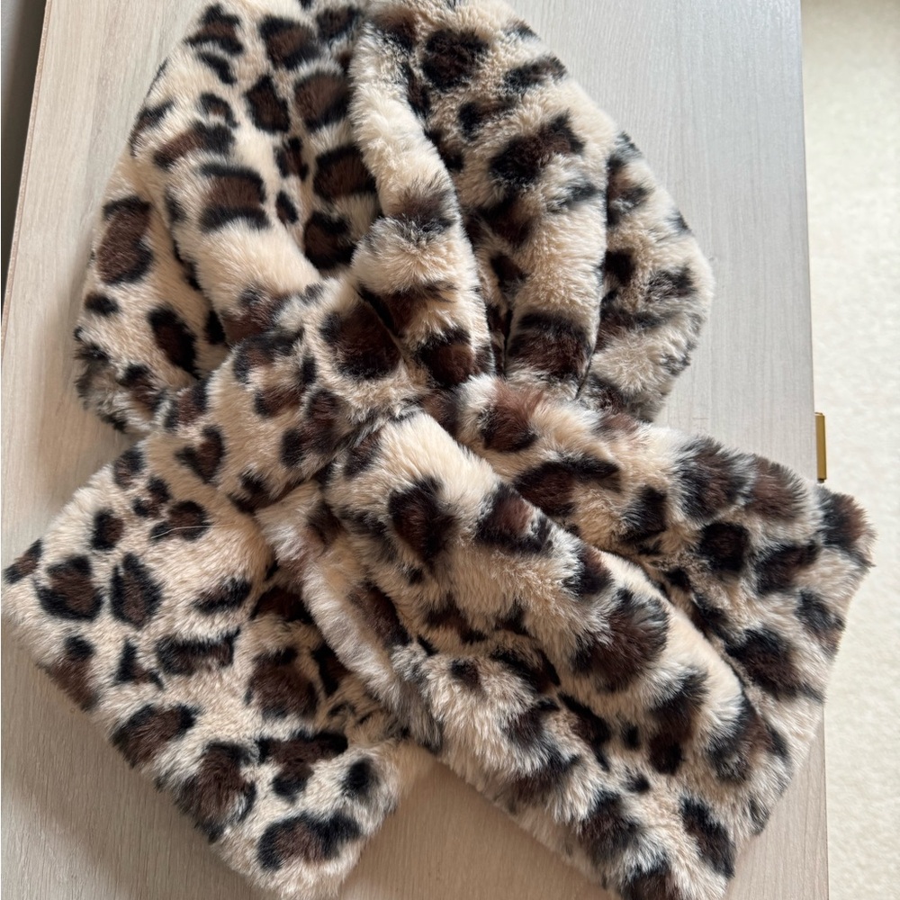 Leopard scarf - Picture 3 of 4
